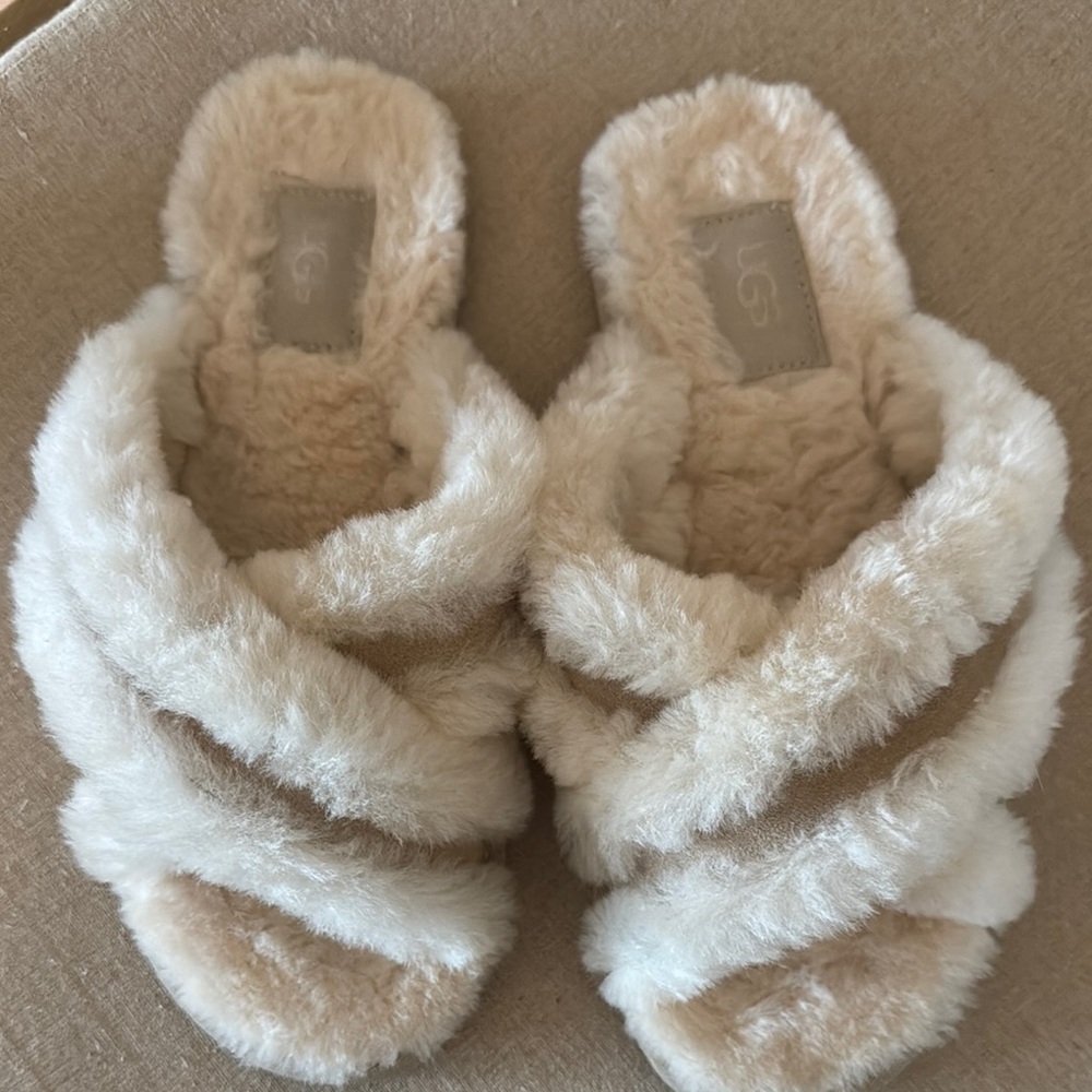 UGG Cream Cozy Slippers Plush Indoor Comfort slides size 7